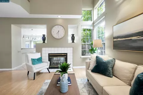 Living - 266 Scotts Vly, Hercules, CA 94547 photo 5 of 5