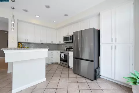 Kitchen - 266 Scotts Vly, Hercules, CA 94547 photo 1 of 3