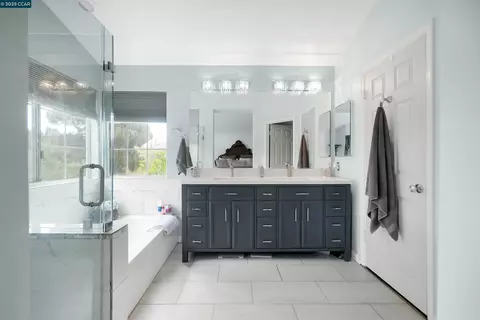 Bath - 266 Scotts Vly, Hercules, CA 94547 photo 2 of 5