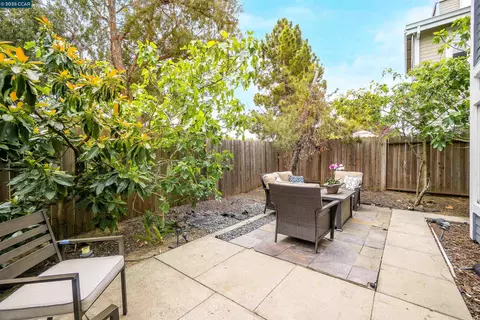 Exterior - 266 Scotts Vly, Hercules, CA 94547 photo 4 of 5