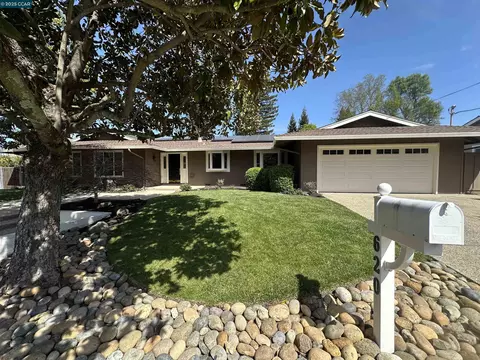 620 Burton Dr, Lafayette, CA 94549 photo 1