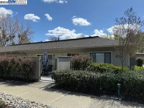 1201 Oakmont Dr #2, Walnut Creek, CA 94595