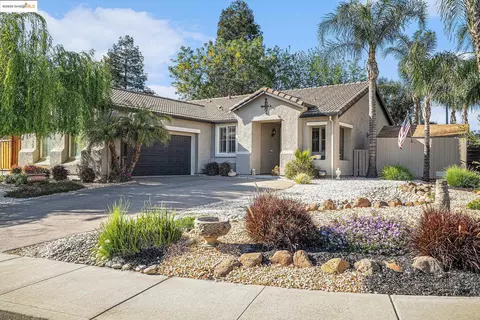 1411 Solana Dr, Brentwood, CA 94513
