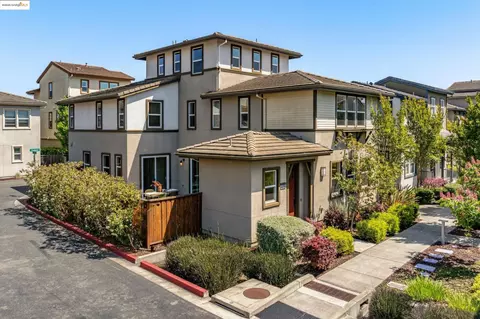 2759 Aschow Ln, Alameda, CA 94501
