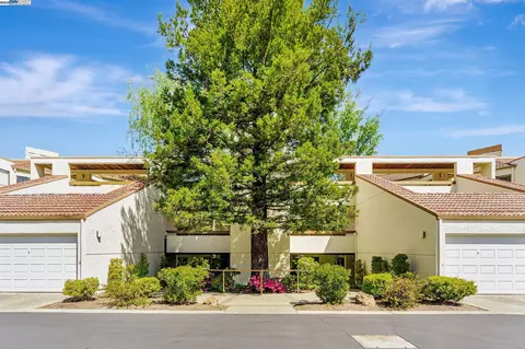 3324 Ptarmigan Dr #2A, Walnut Creek, CA 94595