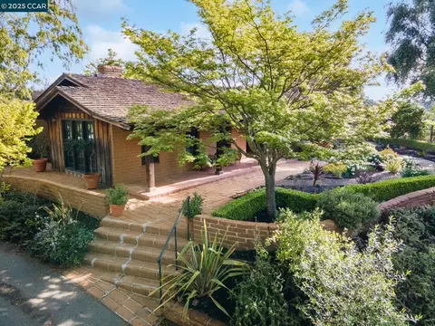 3532 Eagle Point Rd, Lafayette, CA 94549 photo 1