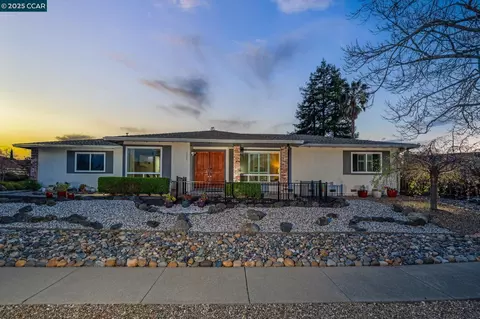 4576 Deercreek Ln, Concord, CA 94521 photo 1