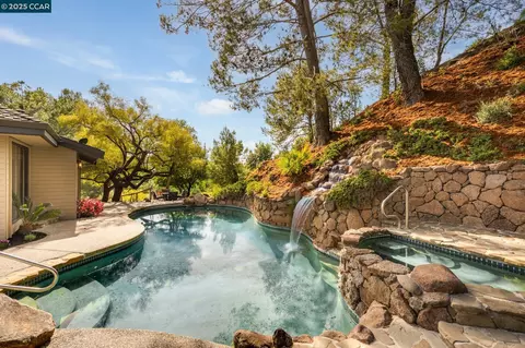 2565 Rolling Hills Ct, Alamo, CA 94507