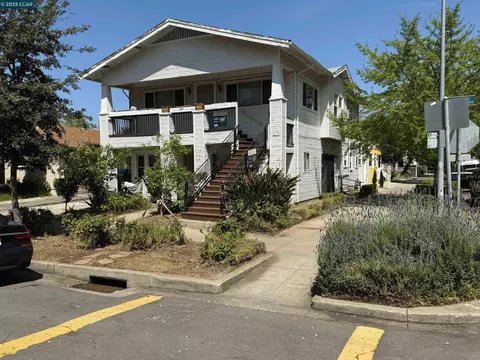 1031 V St, Sacramento, CA 95818