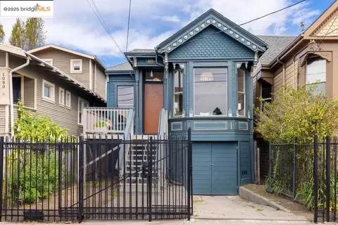 1076 30th St, Oakland, CA 94608