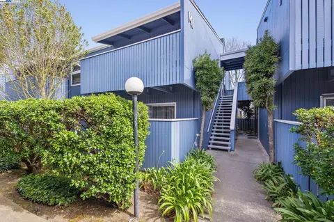 141 Piccadilly Pl #B, San Bruno, CA 94066