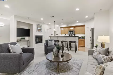 4266 Fitzwilliam St, Dublin, CA 94568 photo 1
