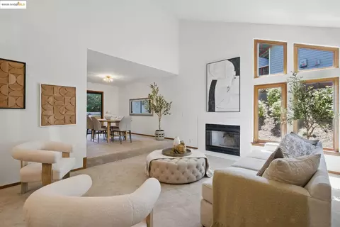 17 Via Barcelona, Moraga, CA 94556 photo 1