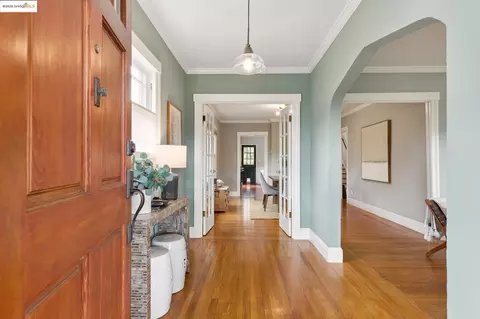 1405 Derby St, Berkeley, CA 94702 photo 1