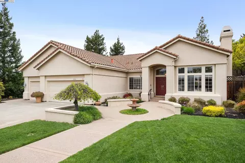 1375 Bordeaux St, Pleasanton, CA 94566