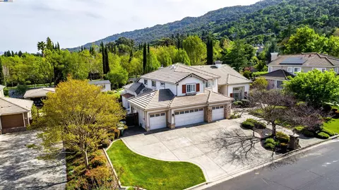 8362 Regency Dr, Pleasanton, CA 94588 photo 1