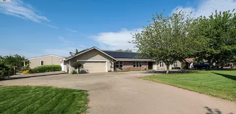 7737 Stearman Rd, Tracy, CA 95377 photo 1