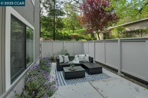 1317 Stanley Dollar Dr #4, Walnut Creek, CA 94595