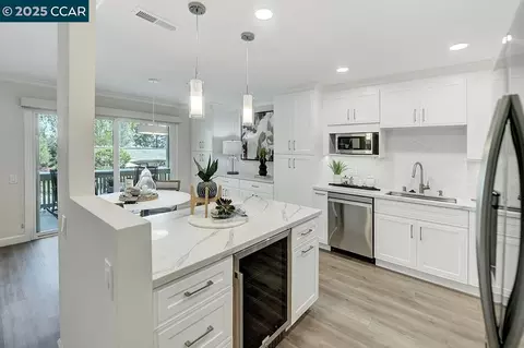 1459 Rockledge Ln #4, Walnut Creek, CA 94595