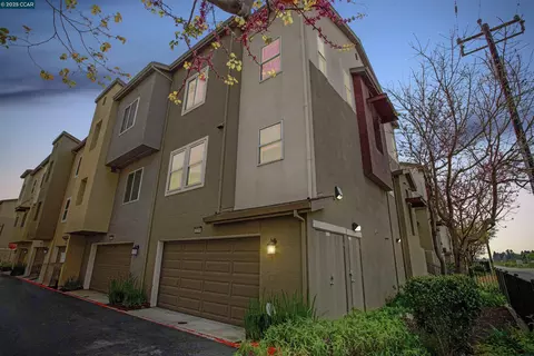 2745 Holly St, San Pablo, CA 94806