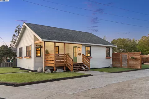 125 Garden Rd, Alameda, CA 94502