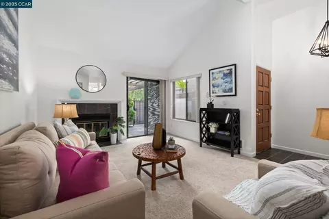 302 Preakness Ct, Walnut Creek, CA 94597