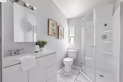 Bath - 3215 Knob St, Nice, CA 95464 photo 4 of 4