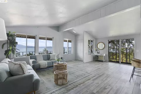 3215 Knob St, Nice, CA 95464