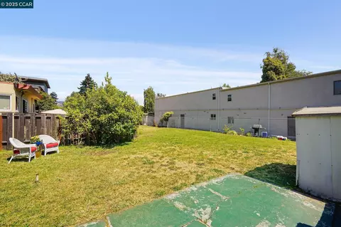 Exterior - 1322 Virginia St, Berkeley, CA 94702 photo 6 of 13