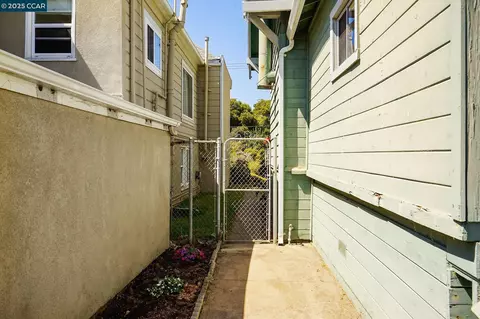 Exterior - 1322 Virginia St, Berkeley, CA 94702 photo 13 of 13