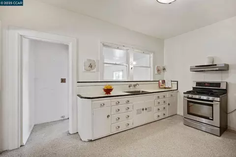 Kitchen - 1322 Virginia St, Berkeley, CA 94702 photo 4 of 4