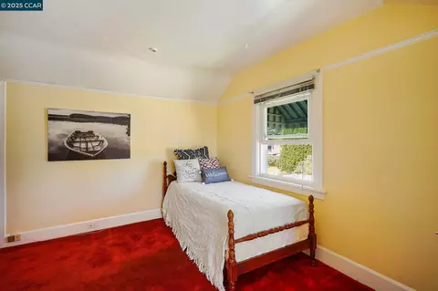 Bedroom - 1322 Virginia St, Berkeley, CA 94702 photo 4 of 7