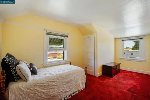Bedroom - 1322 Virginia St, Berkeley, CA 94702 photo 5 of 7