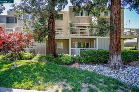 2701 Oak Rd #F, Walnut Creek, CA 94597