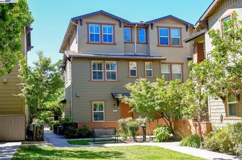 726 El Paseo Cir, Walnut Creek, CA 94597