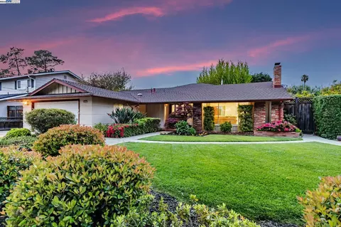 35494 Blackburn Dr, Newark, CA 94560 photo 1