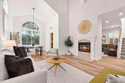36942 Papaya St, Newark, CA 94560 photo 1