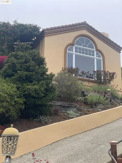 6190 Contra Costa Rd, Oakland, CA 94618