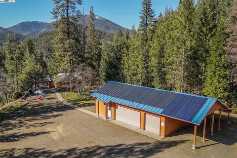 Exterior - 8341 E Side Rd, Trinity Center, CA 96091 photo 4 of 20