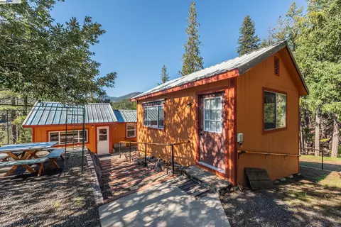 Exterior - 8341 E Side Rd, Trinity Center, CA 96091 photo 8 of 20