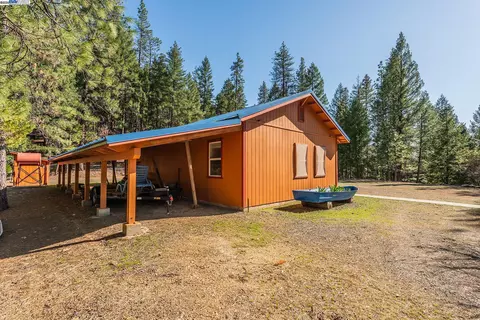 Exterior - 8341 E Side Rd, Trinity Center, CA 96091 photo 3 of 20