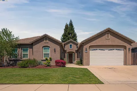 1927 El Portal Dr, Merced, CA 95340