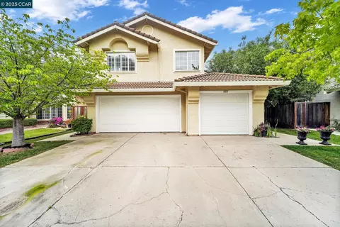 5323 Country View Dr, Richmond, CA 94803