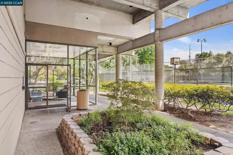420 N Civic Dr #201, Walnut Creek, CA 94596
