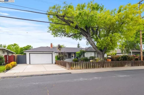 3231 Esperanza Dr, Concord, CA 94519 photo 1