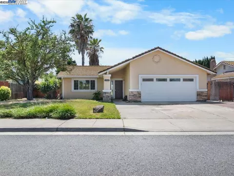 1540 W Kavanagh Ave, Tracy, CA 95376 photo 1