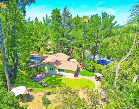 911 Sousa Dr, Walnut Creek, CA 94597
