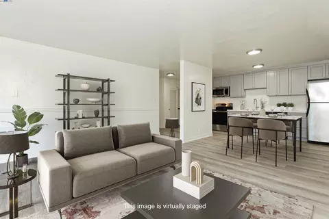 425 Orange St #212, Oakland, CA 94610