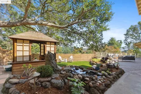 61 Via Floreado, Orinda, CA 94563