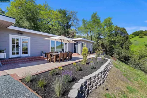 1084 Brown Ave, Lafayette, CA 94549 photo 1